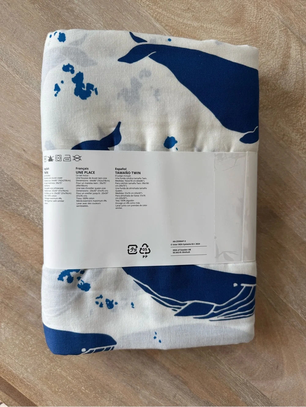 IKEA BLÅVINGAD White and Blue Whale Duvet Cover - Twin